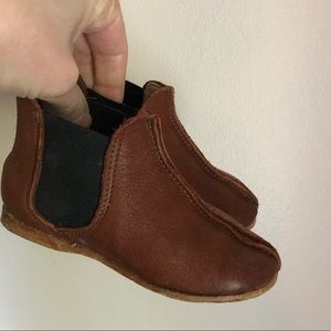 Mabo Kids Cider Chelsea leather boots 6 Misha puff